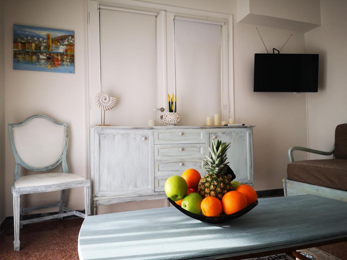 Sea&Sun Glyfada Apartment Athena Bagian luar foto