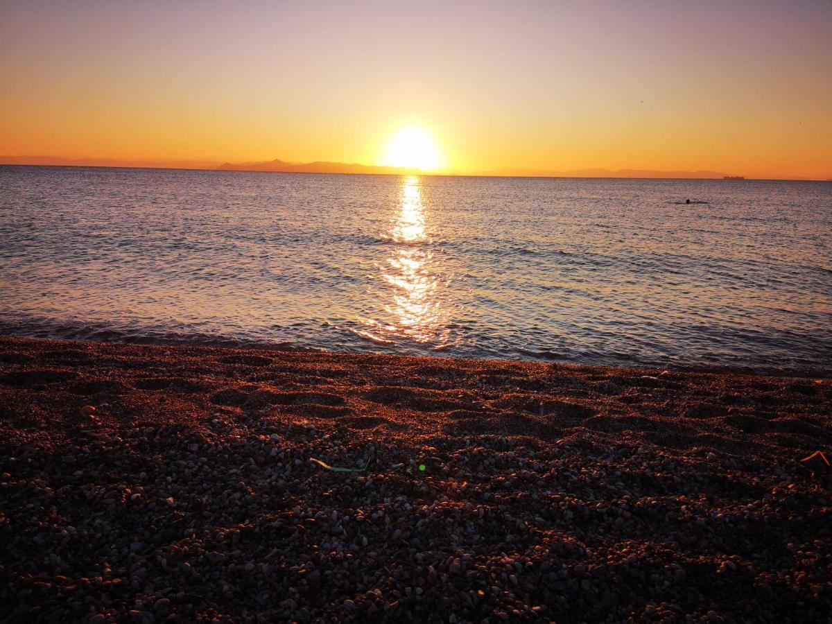 Sea&Sun Glyfada Apartment Athena Bagian luar foto